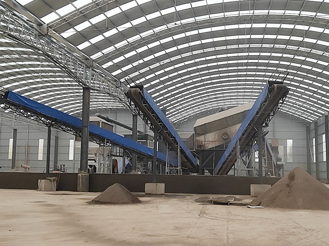 焦作沁陽(yáng)大型固定式破碎生產(chǎn)線擴(kuò)建現(xiàn)場(chǎng)