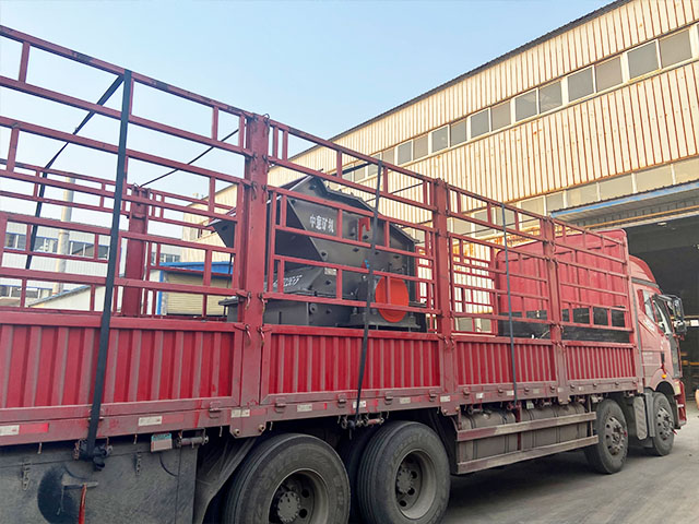 發貨現場：中意細碎機發往陜西寶雞