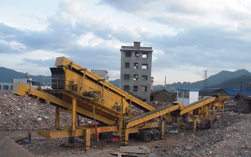 云南昆明建筑垃圾破碎篩分生產線