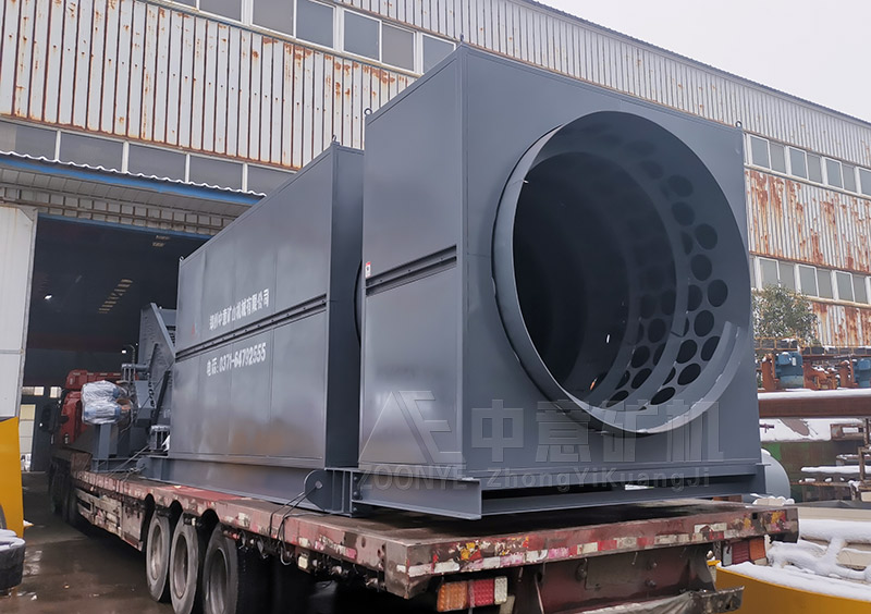 滿載設備的貨車緩緩駛出廠區