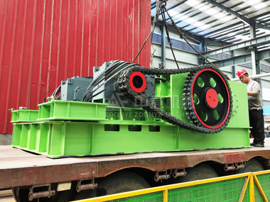 中意機械固廢破碎設備發往客戶現場