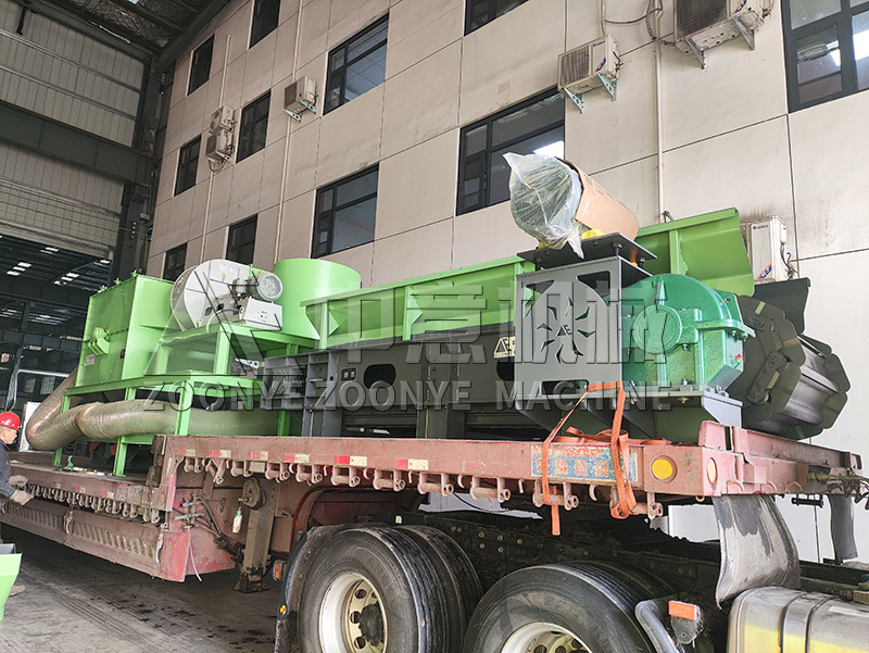 垃圾分選設(shè)備發(fā)貨現(xiàn)場